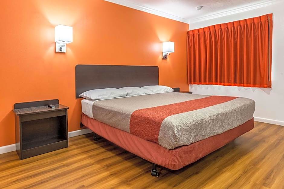 Motel 6-Tremonton, UT