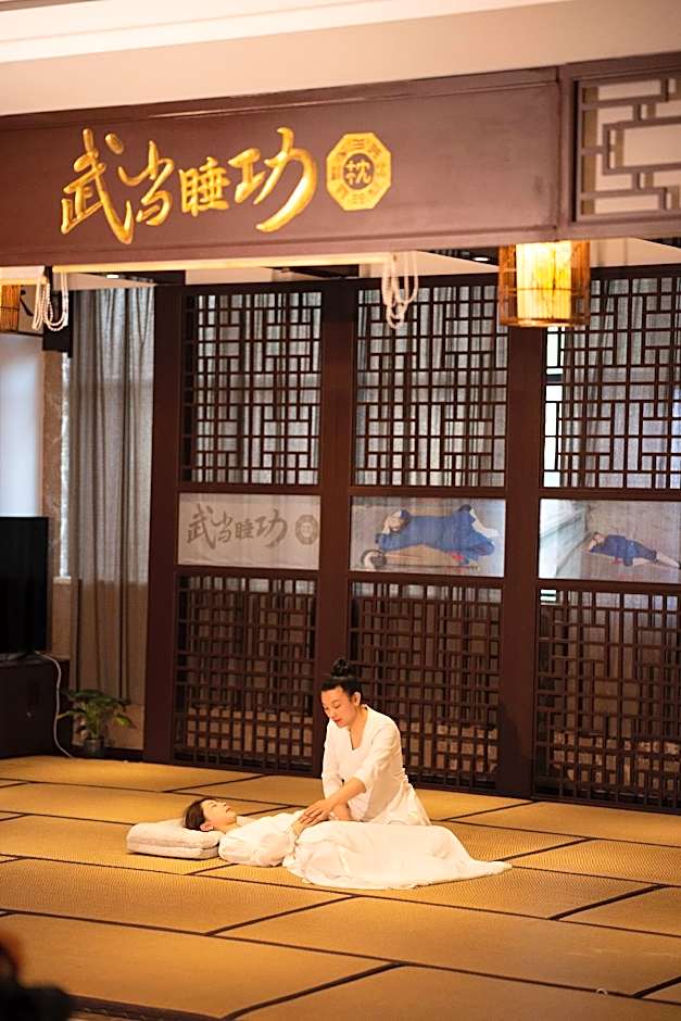 Wudangshan Jianguo Hotel