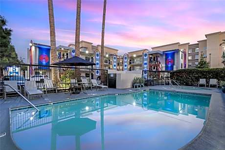 Best Western Courtesy Inn Hotel - Anaheim Resort at the Park