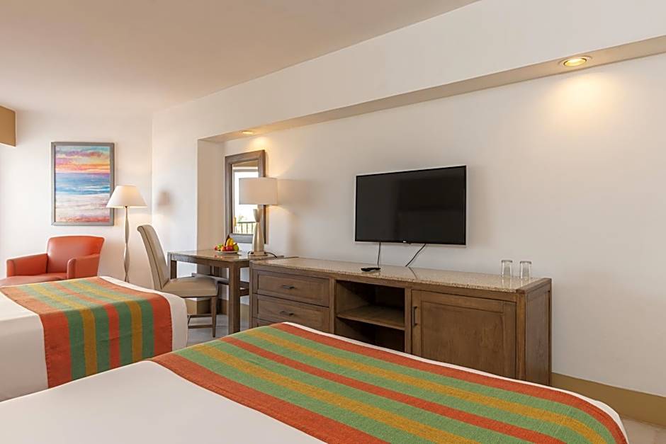 Tesoro Ixtapa Beach Resort