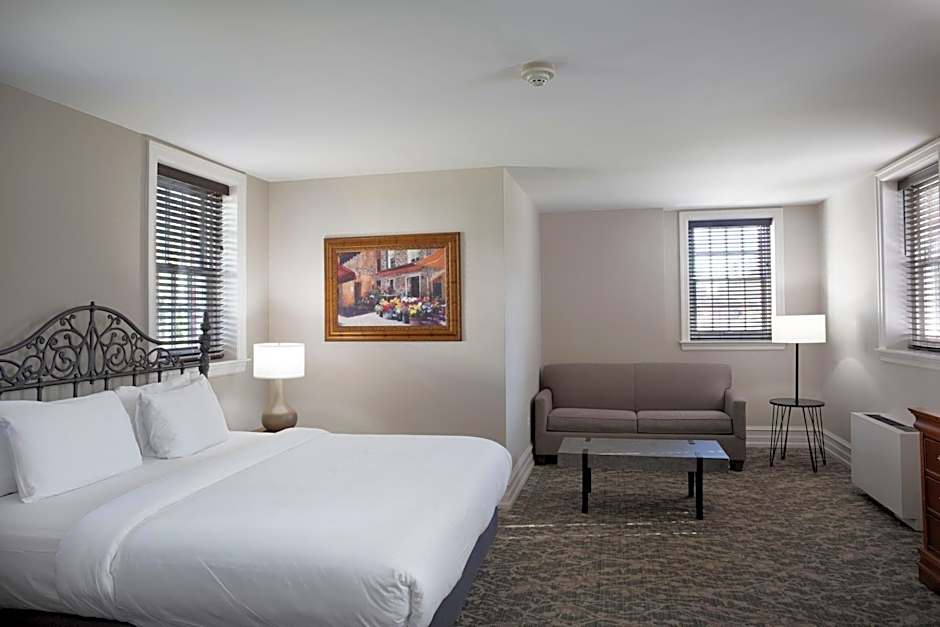 Normandy Farm Hotel & Conference Center