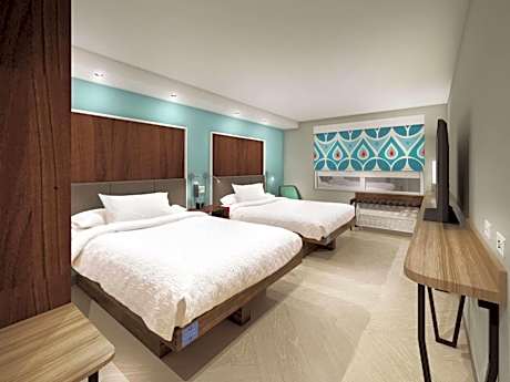 Queen Room with Two Queen Beds - Hearing Access