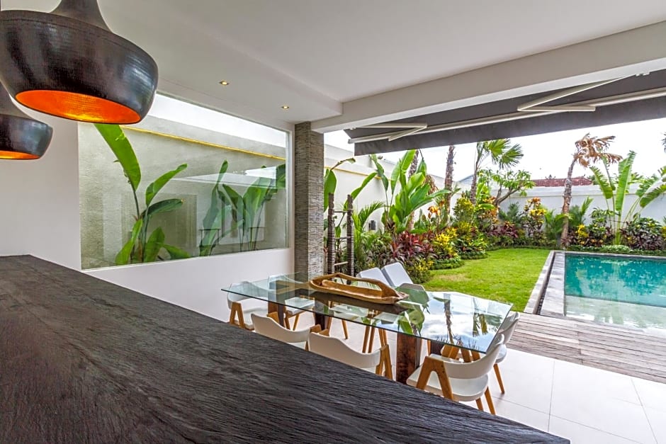 Villa Saha - Elegant 3-Bedroom in Seminyak