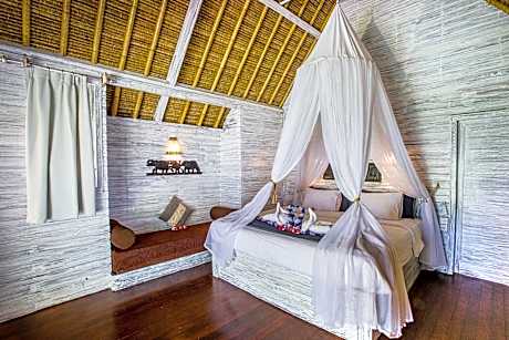 Superior One-Bedroom Huts with Garden View