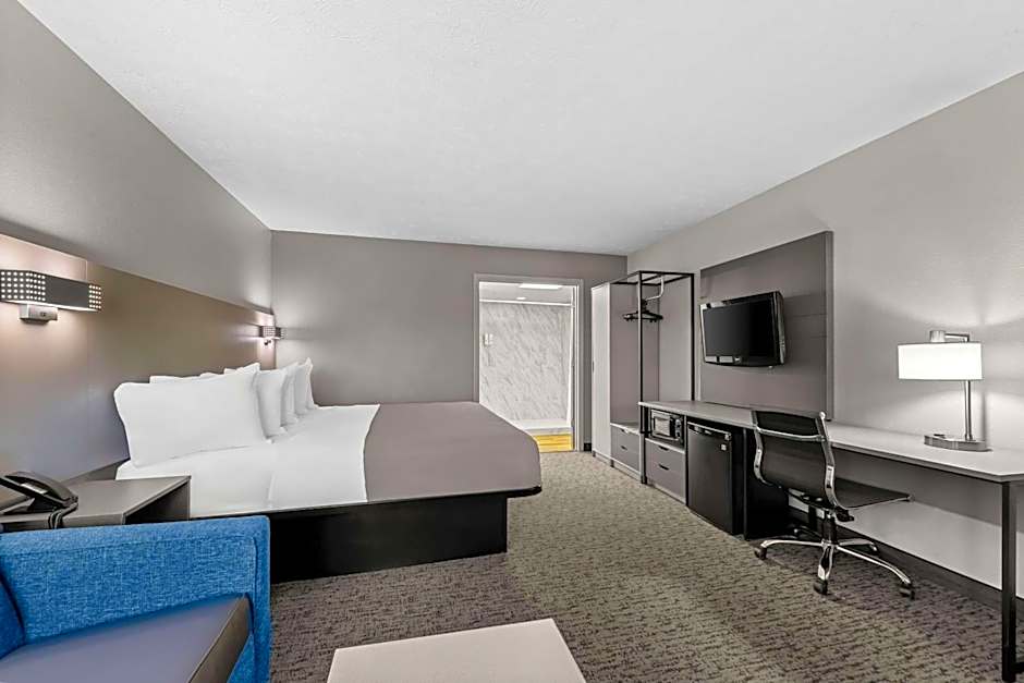 Quality Inn & Suites At Dollywood Lane