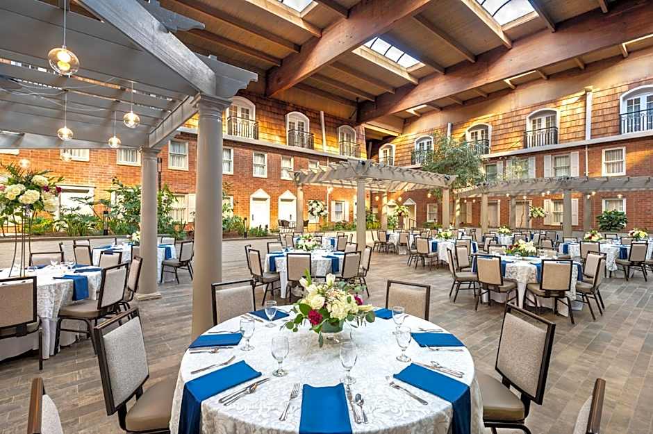 Crowne Plaza Albany - The Desmond Hotel By IHG