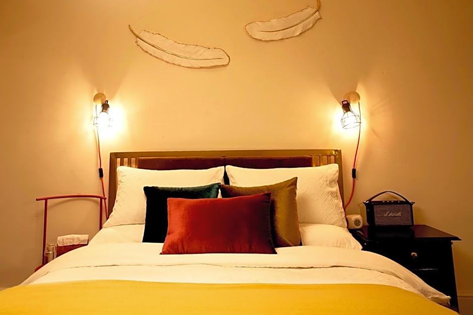 Lotus Gogh Apartment