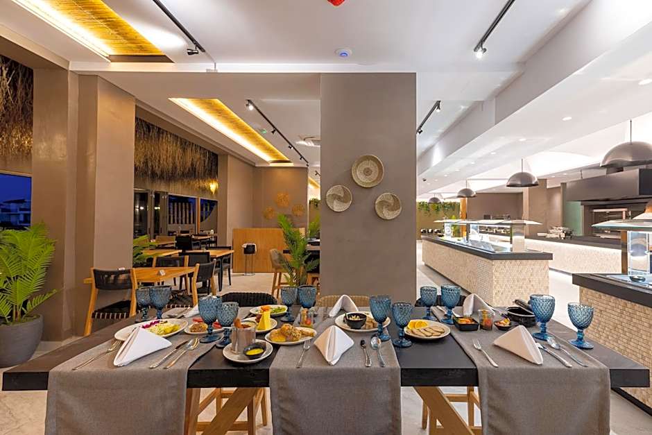 Eliros Mare Beachfront Poem Hotel