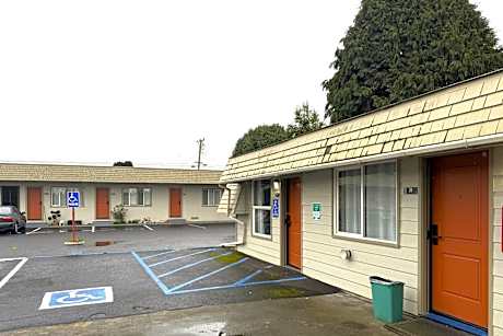 6 Rivers Motel Fortuna near Hwy 101