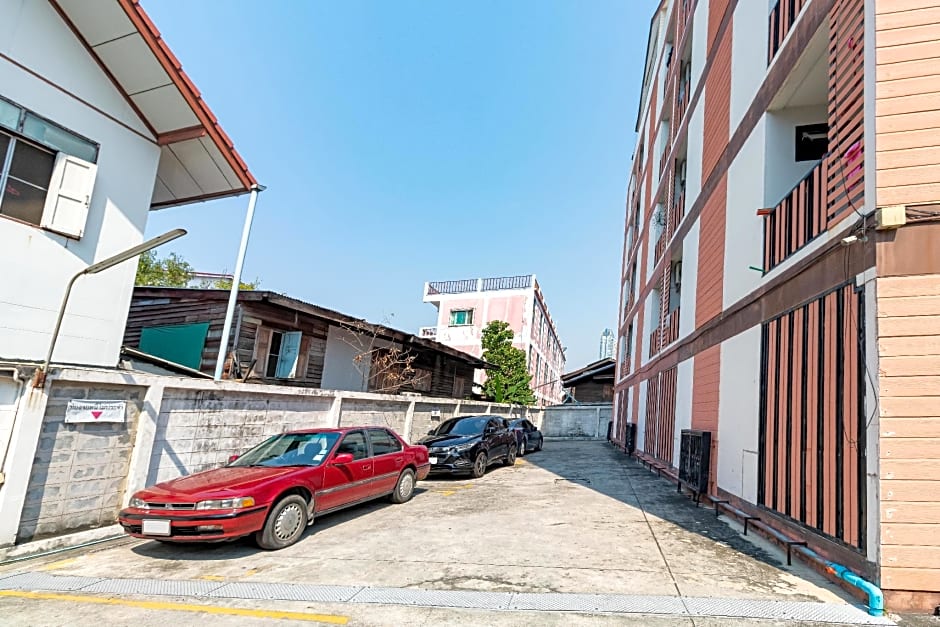 Grannylla Residence Charoenkrung