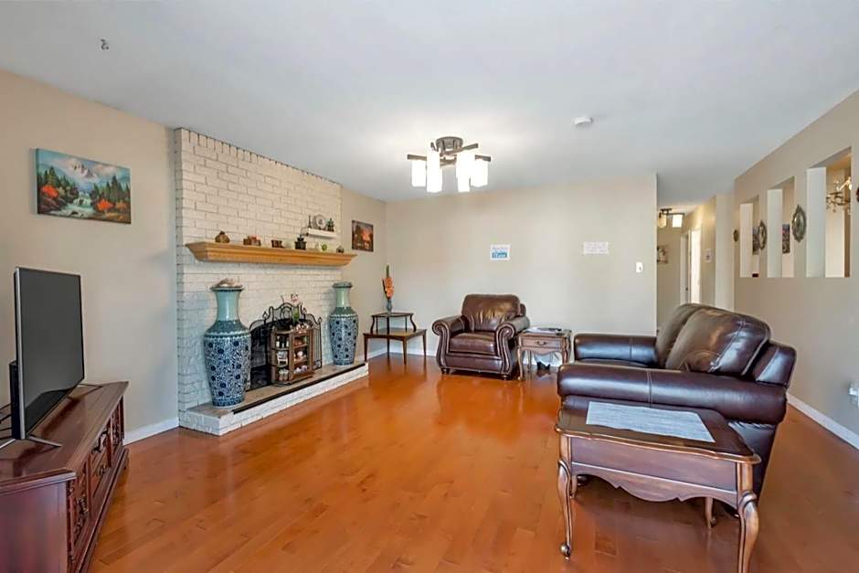 Orchid House near Vancouver YVR Airport