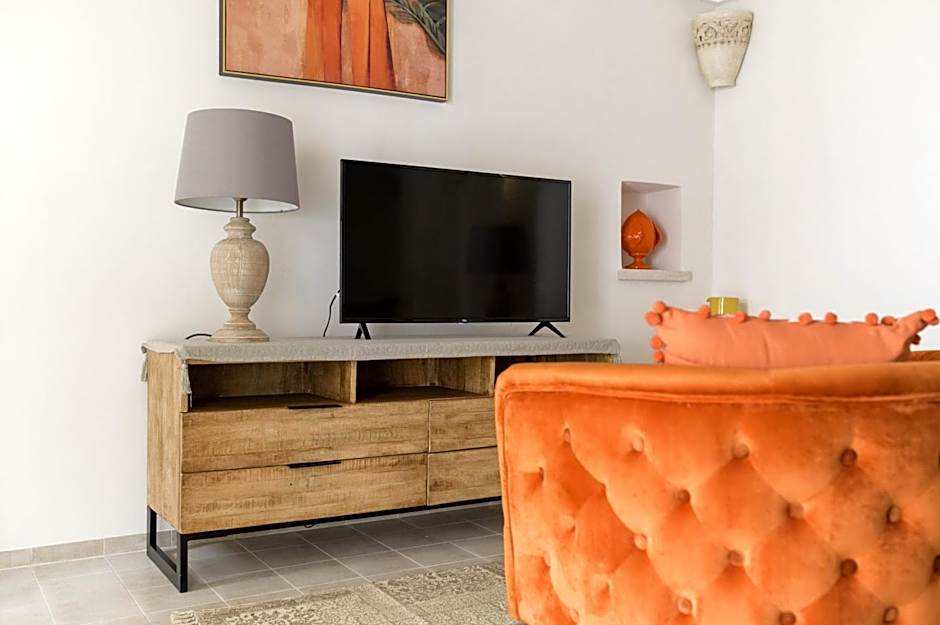 Chesterfield Design Apartment by Wonderful Italy