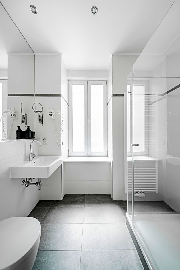 Self-Check-In Hotel Adlon