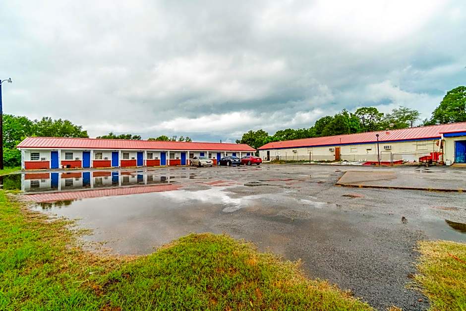 Budget Inn By OYO Palestine TX Hwy 79