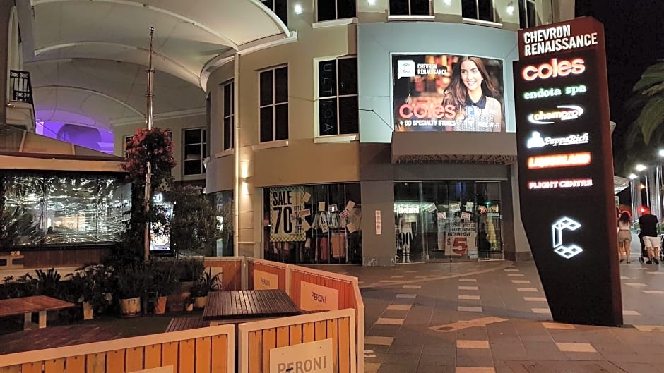 Private Apartments Chevron Renaissance