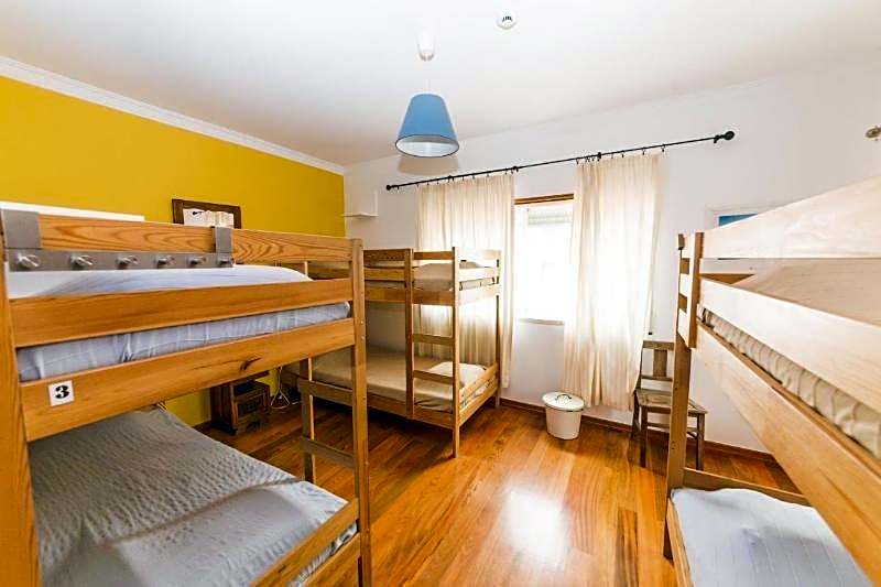 Ericeira Chill Hill Hostel & Private Rooms