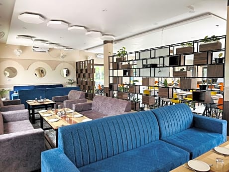 The Desi Rootz Hotel & Restaurant