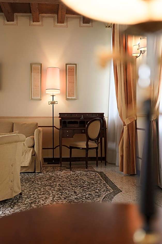 Hotel Villa Policreti
