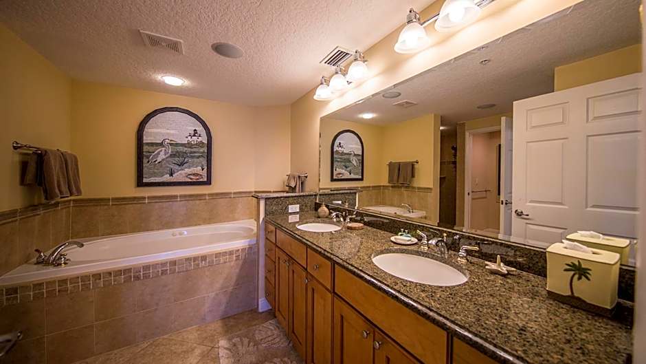 Family Friendly - Direct Oceanfront Sanibel 303