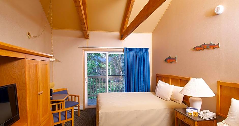 Denali Bluffs Hotel