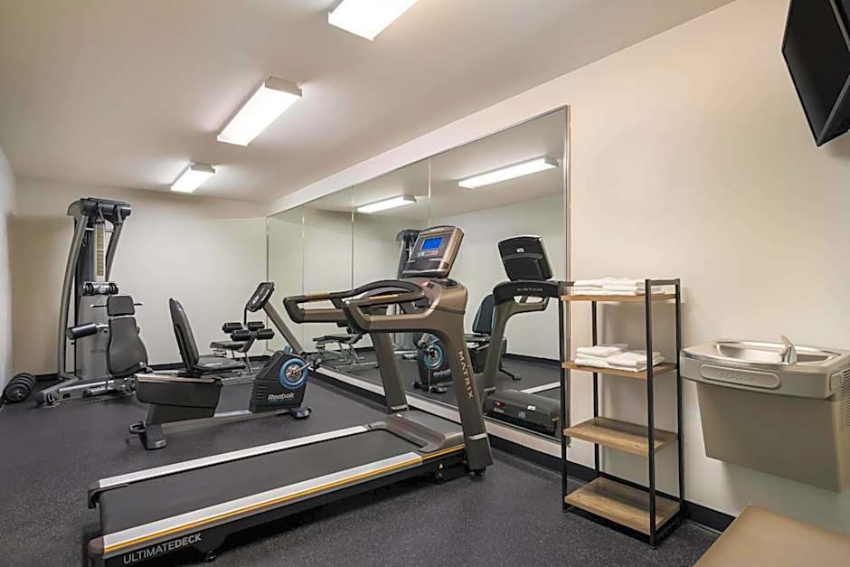 Suburban Studios Denver Central-Arvada