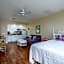 Harbour House at the Inn 208