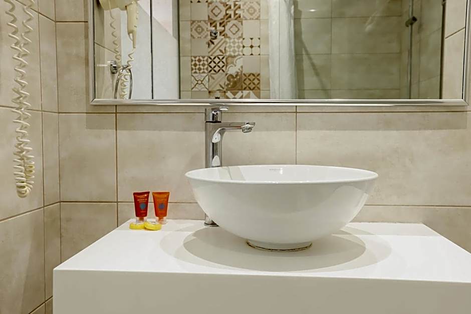 Three Stars Beach Hotel