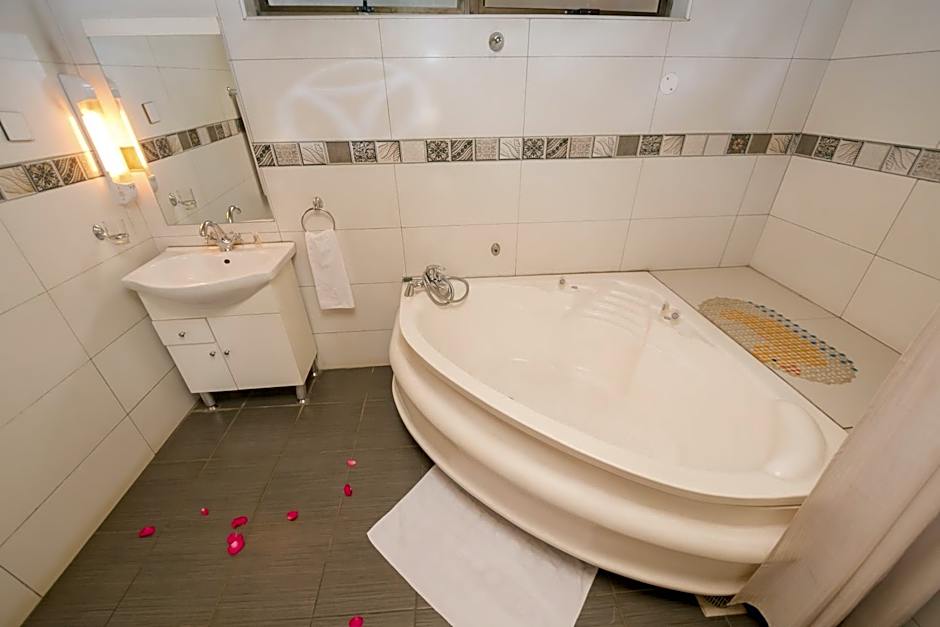 Marble Arch Hotel