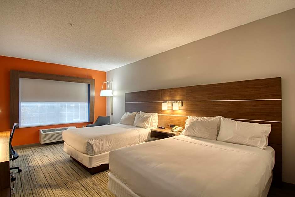 Holiday Inn Express Hotel & Suites Oshkosh - State Route 41 By IHG