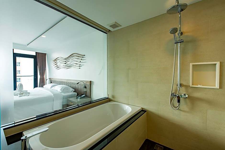 Blackwoods Hotel Pattaya - SHA Extra Plus