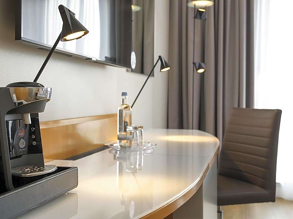 Mercure Kamen Unna