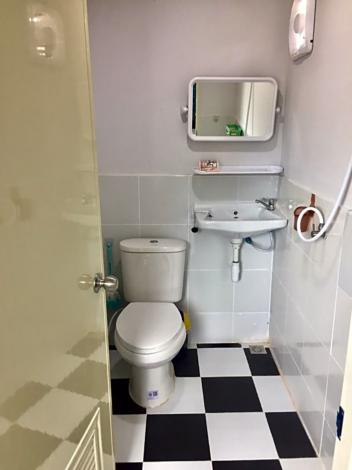 Poonisavilla ????????????