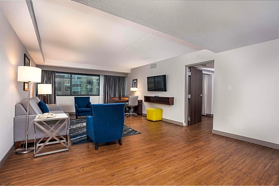 Embassy Suites by Hilton Indianapolis Downtown