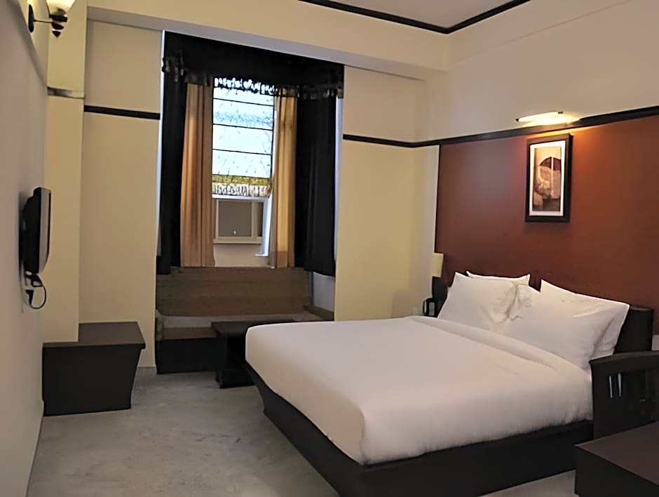 Hotel Krishna Sagar NH-24