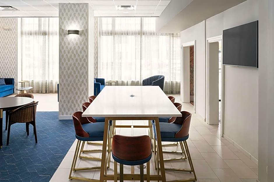 Courtyard by Marriott St. Petersburg Downtown