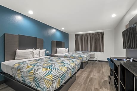 Queen Room with Two Queen Beds - Disability Access - Non-Smoking