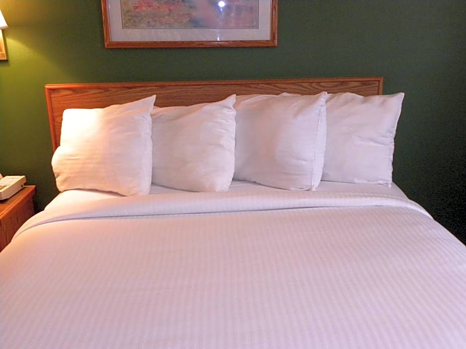 New Victorian Inn & Suites-Kearney