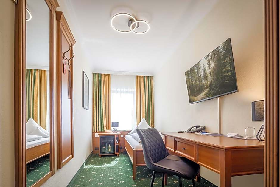 Hotel-Gasthof Höttl