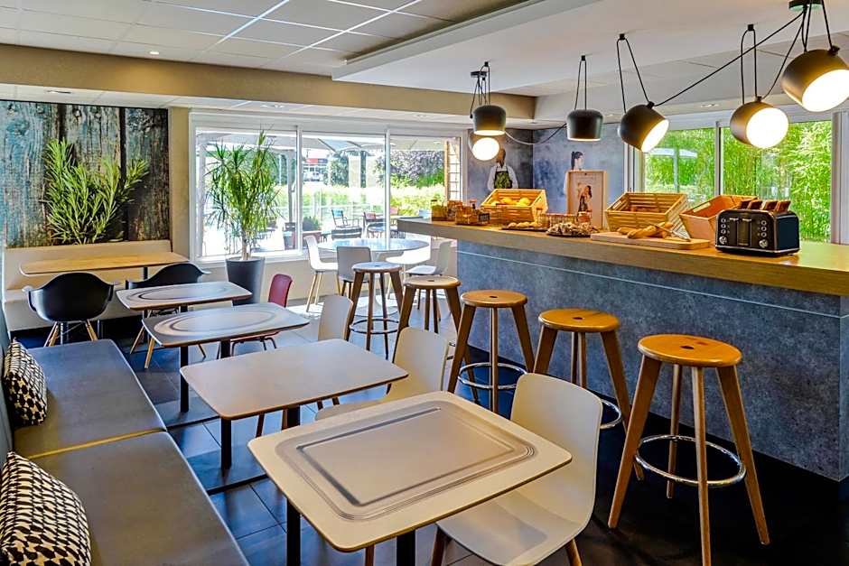 Ibis Roanne Le Coteau Hotel Restaurant