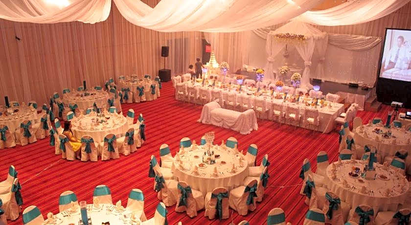 Pinnacle Hotel And Suites