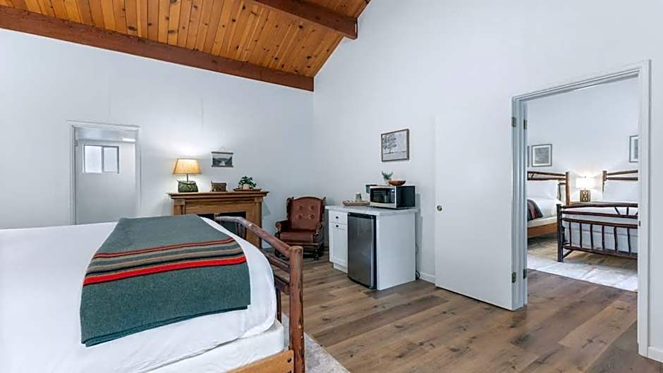 Camp Nelson Lodge Room 6