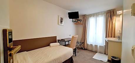 Single Room with Shared Bathroom