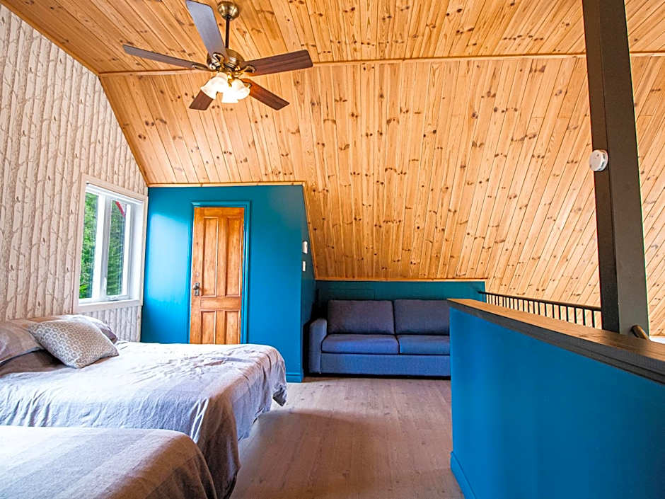 Relax with Mountain Views, Hot tub and Fireplace