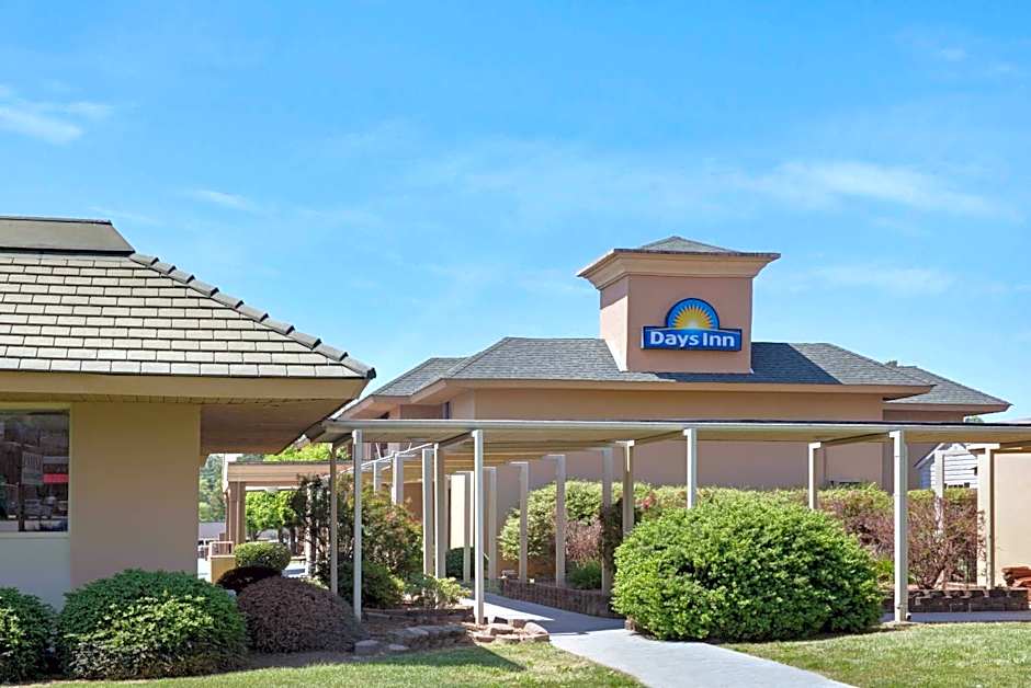 Photo 1 of 12 of Days Inn by Wyndham Charlotte/Woodlawn Near Carowinds