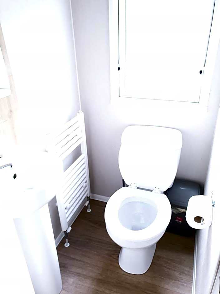 16 anglers acre luxury hot tub break tattershall lakes