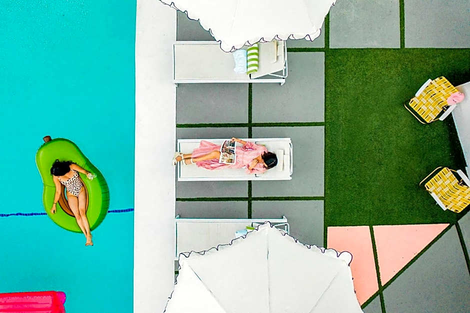 The Wesley by AvantStay Mid-Century Modern Oasis with Pool