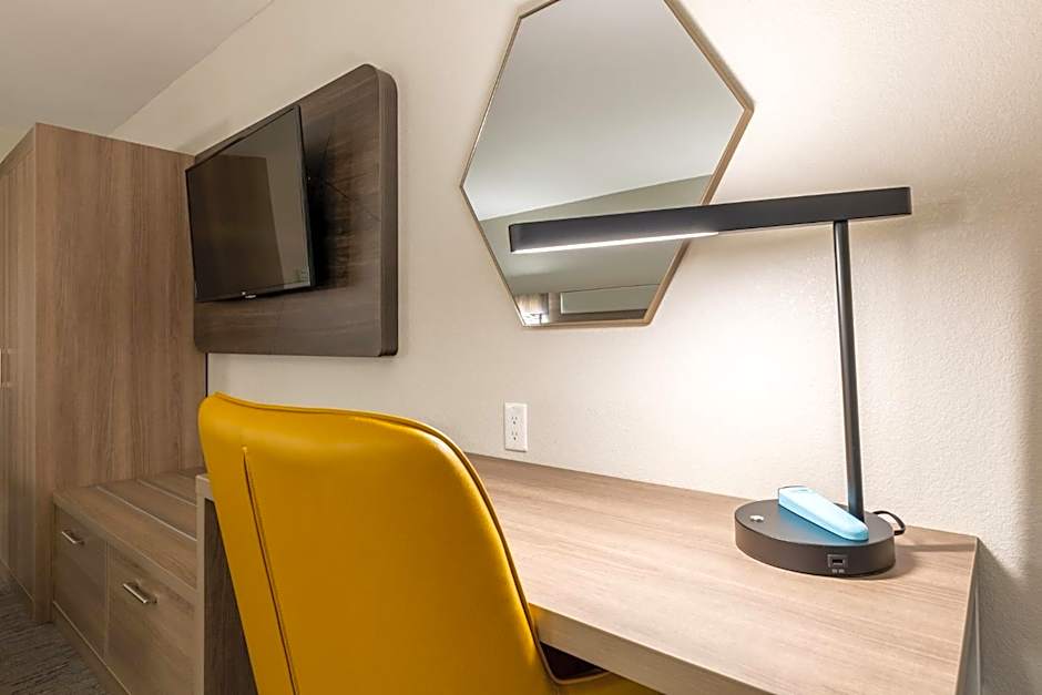 Holiday Inn Express Van Nuys By IHG