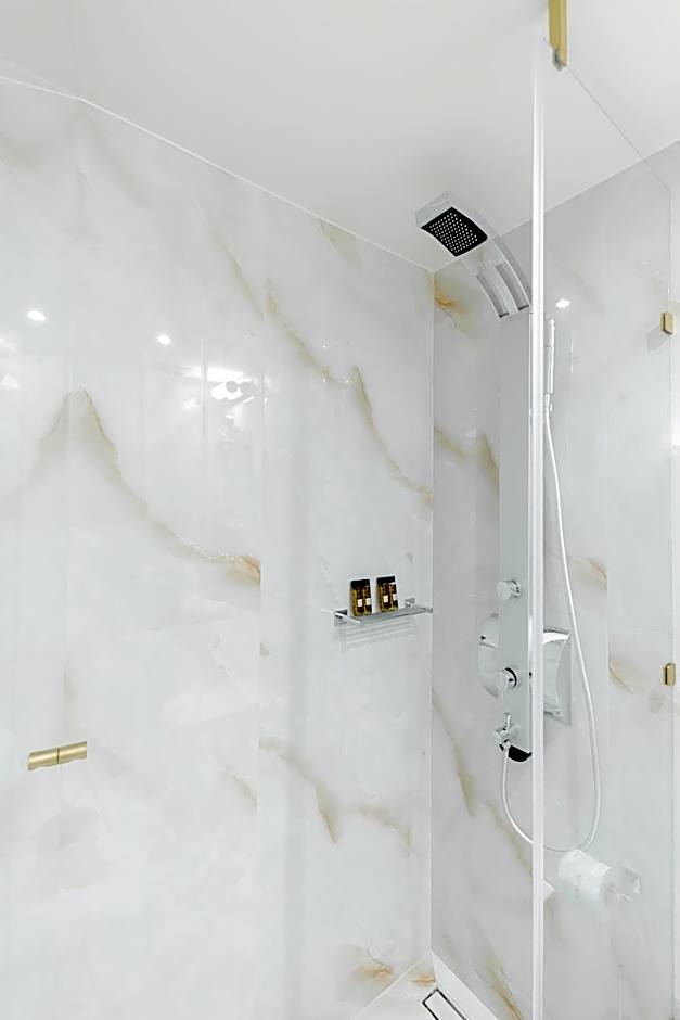 Castellano Hotel & Suites