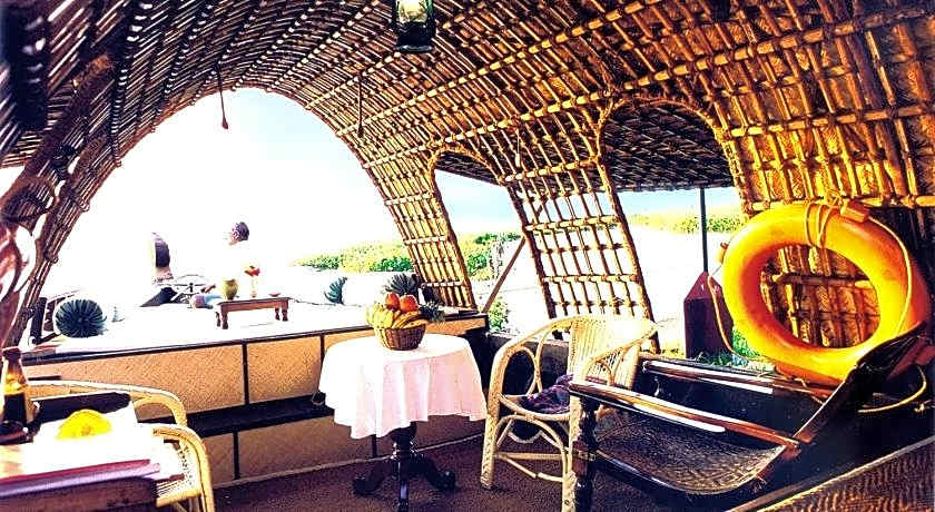 Spice Coast Cruises - Houseboat, A CGH Earth Experience