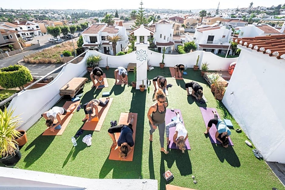 Bura Surfhouse